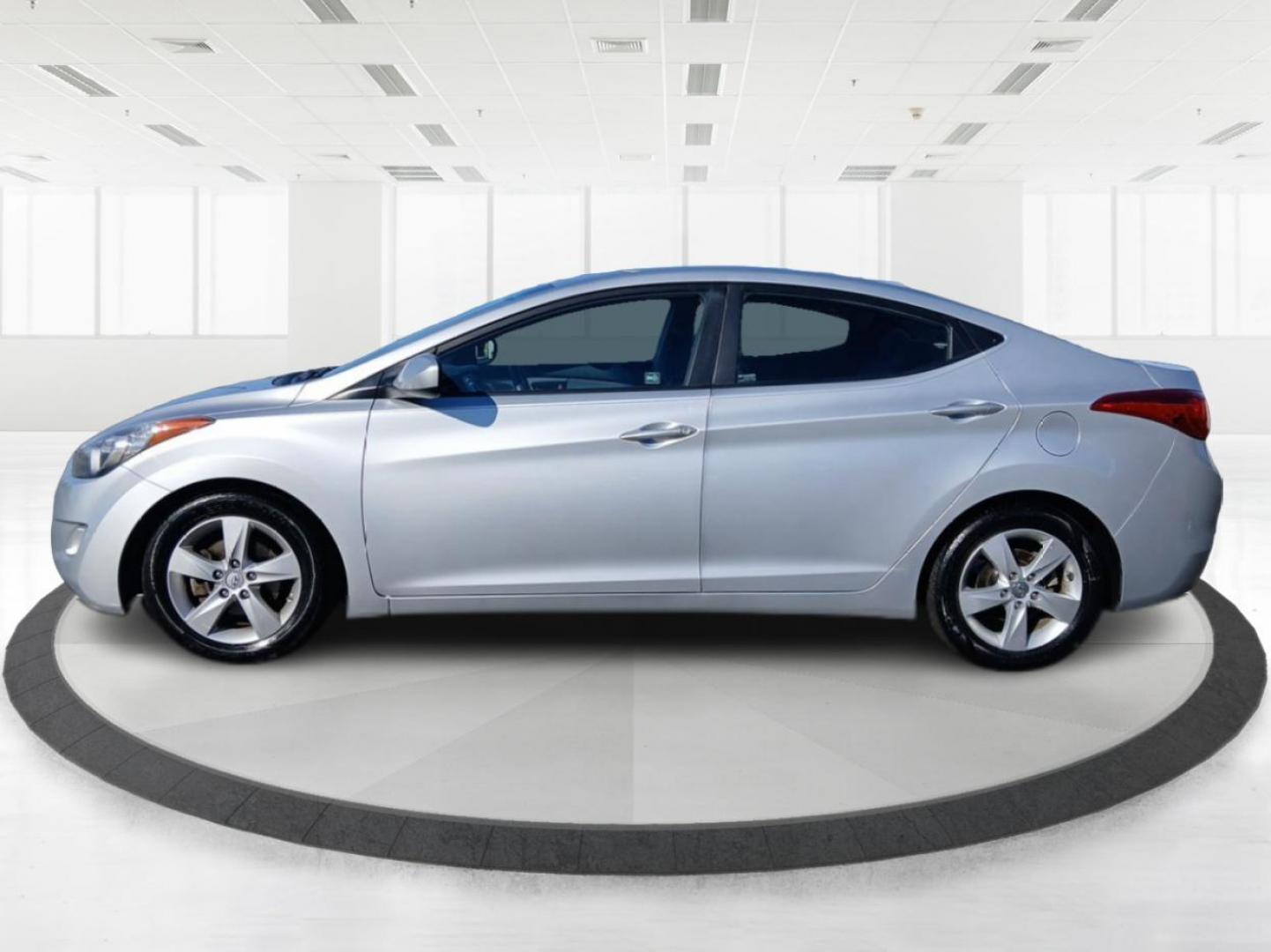 2013 Radiant Silver Metallic Hyundai Elantra Limited (5NPDH4AEXDH) with an 1.8L L4 DOHC 16V engine, 6-Speed Automatic transmission, located at 1099 N County Rd 25A, OH, 45373, (937) 908-9800, 40.057079, -84.212883 - Photo#5