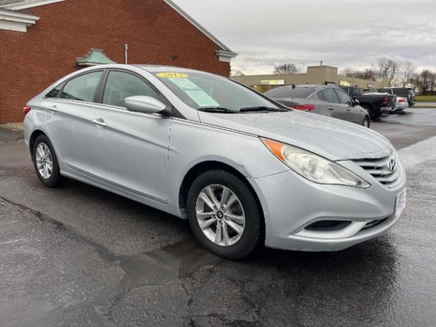 2013 Silver Hyundai Sonata GLS (5NPEB4AC8DH) with an 2.4L L4 DOHC 16V engine, 6-Speed Automatic transmission, located at 1230 East Main St, Xenia, OH, 45385, (937) 908-9800, 39.687321, -83.910294 - Photo#0