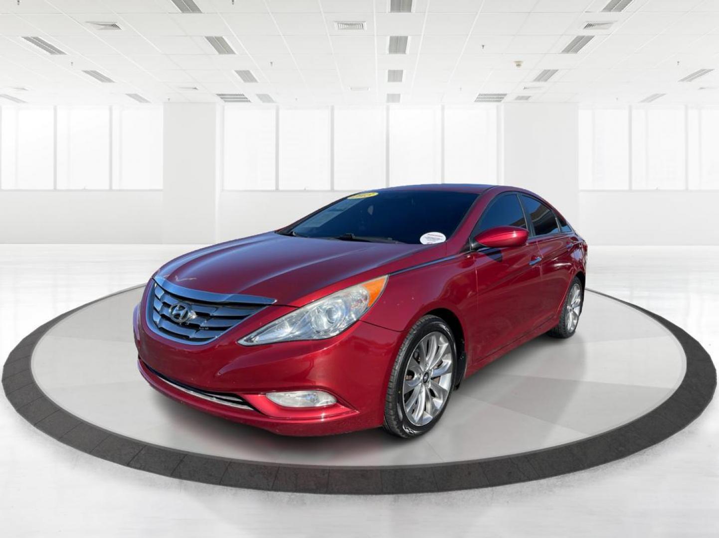 2013 Red Hyundai Sonata Limited Auto (5NPEC4AC7DH) with an 2.4L L4 DOHC 16V engine, 6-Speed Automatic transmission, located at 4508 South Dixie Dr, Moraine, OH, 45439, (937) 908-9800, 39.690136, -84.216438 - Photo#7