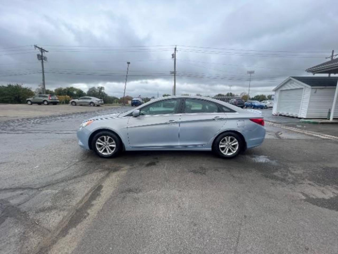 2013 Blue Hyundai Sonata GLS (5NPEB4AC8DH) with an 2.4L L4 DOHC 16V engine, 6-Speed Automatic transmission, located at 401 Woodman Dr, Riverside, OH, 45431, (937) 908-9800, 39.763779, -84.122063 - Photo#3