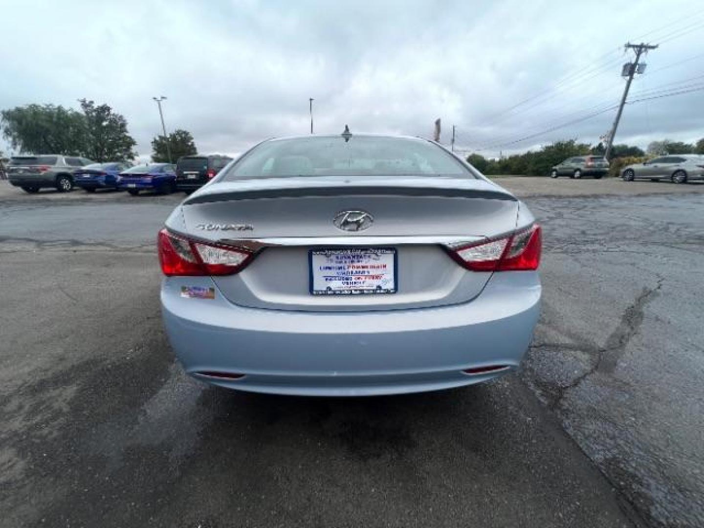 2013 Blue Hyundai Sonata GLS (5NPEB4AC8DH) with an 2.4L L4 DOHC 16V engine, 6-Speed Automatic transmission, located at 401 Woodman Dr, Riverside, OH, 45431, (937) 908-9800, 39.763779, -84.122063 - Photo#4