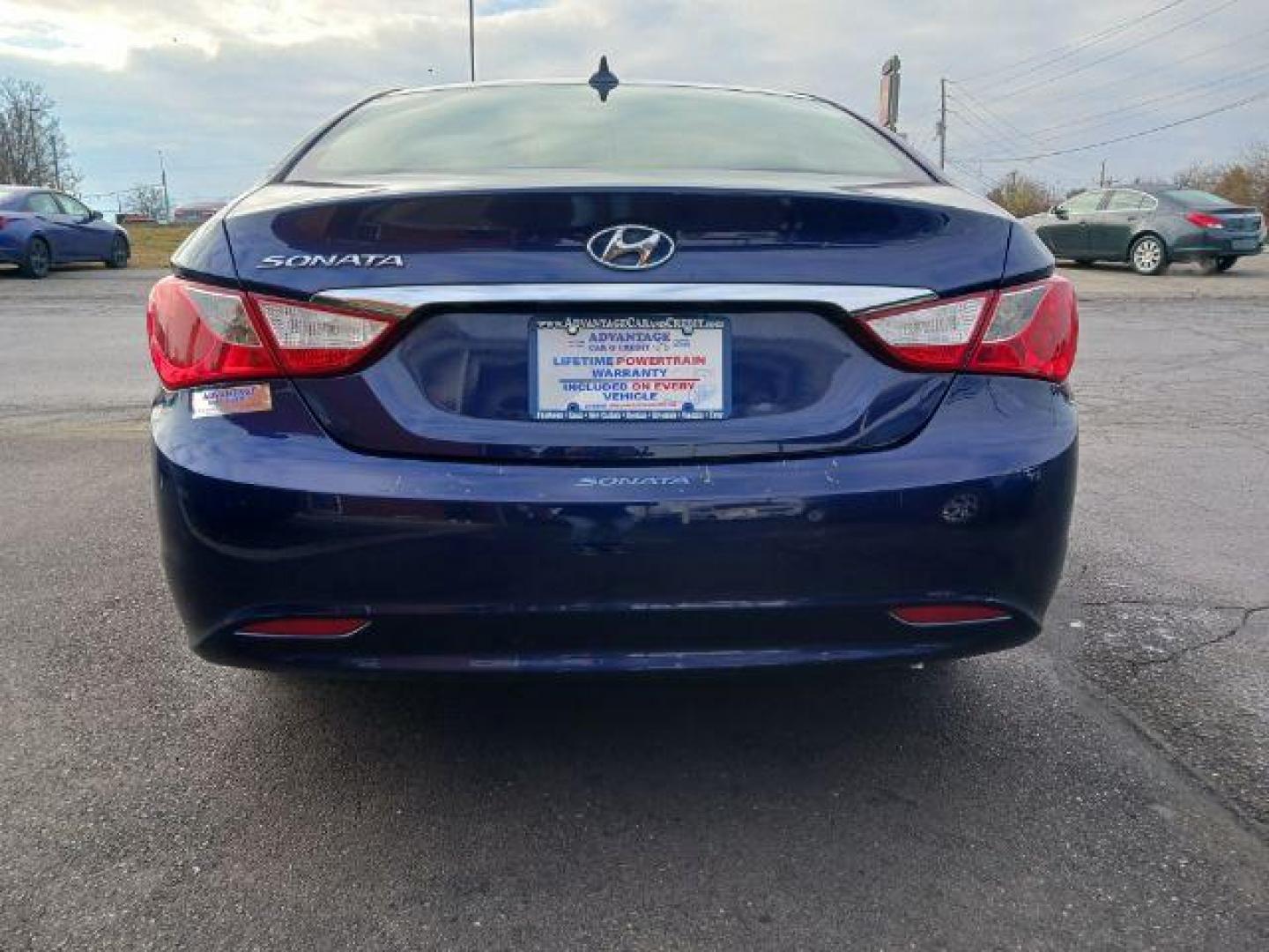 2013 Blue Hyundai Sonata GLS (5NPEB4AC8DH) with an 2.4L L4 DOHC 16V engine, 6-Speed Automatic transmission, located at 1184 Kauffman Ave, Fairborn, OH, 45324, (937) 908-9800, 39.807365, -84.029114 - Photo#5