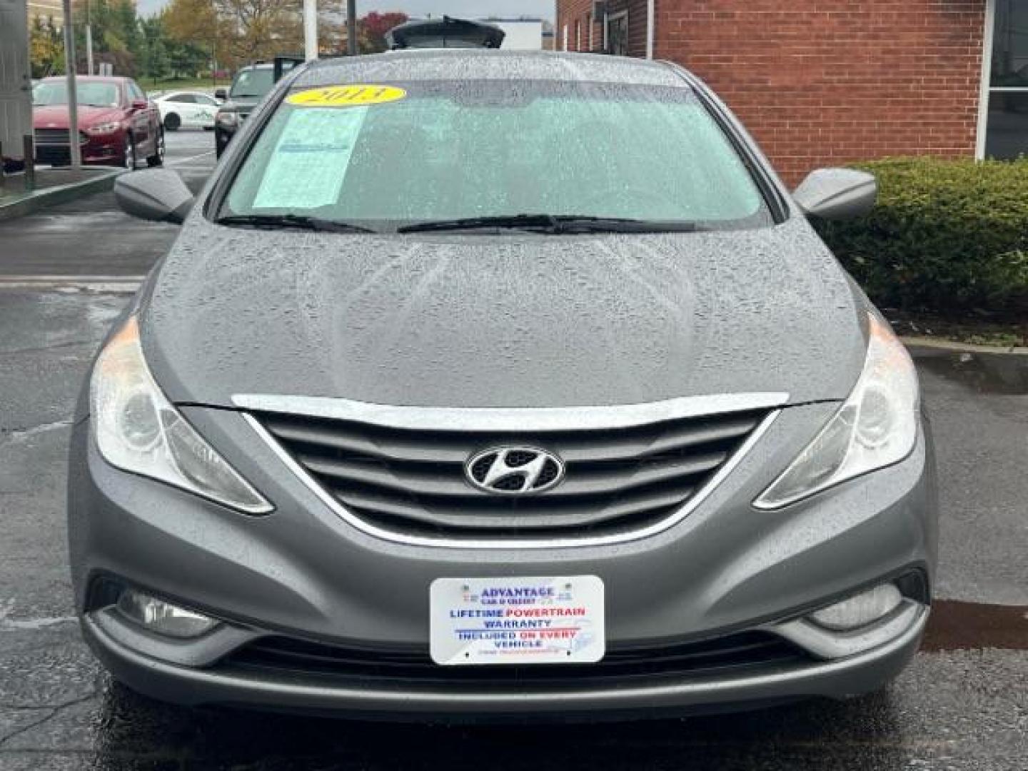 2013 Gray Hyundai Sonata GLS (5NPEB4AC5DH) with an 2.4L L4 DOHC 16V engine, 6-Speed Automatic transmission, located at 1230 East Main St, Xenia, OH, 45385, (937) 908-9800, 39.687321, -83.910294 - Photo#1