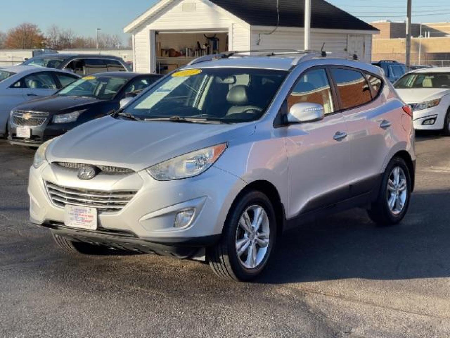 2013 Diamond Silver Metallic Hyundai Tucson GLS AWD (KM8JUCAC1DU) with an 2.4L L4 DOHC 16V engine, 6-Speed Automatic transmission, located at 1230 East Main St, Xenia, OH, 45385, (937) 908-9800, 39.687321, -83.910294 - Photo#1