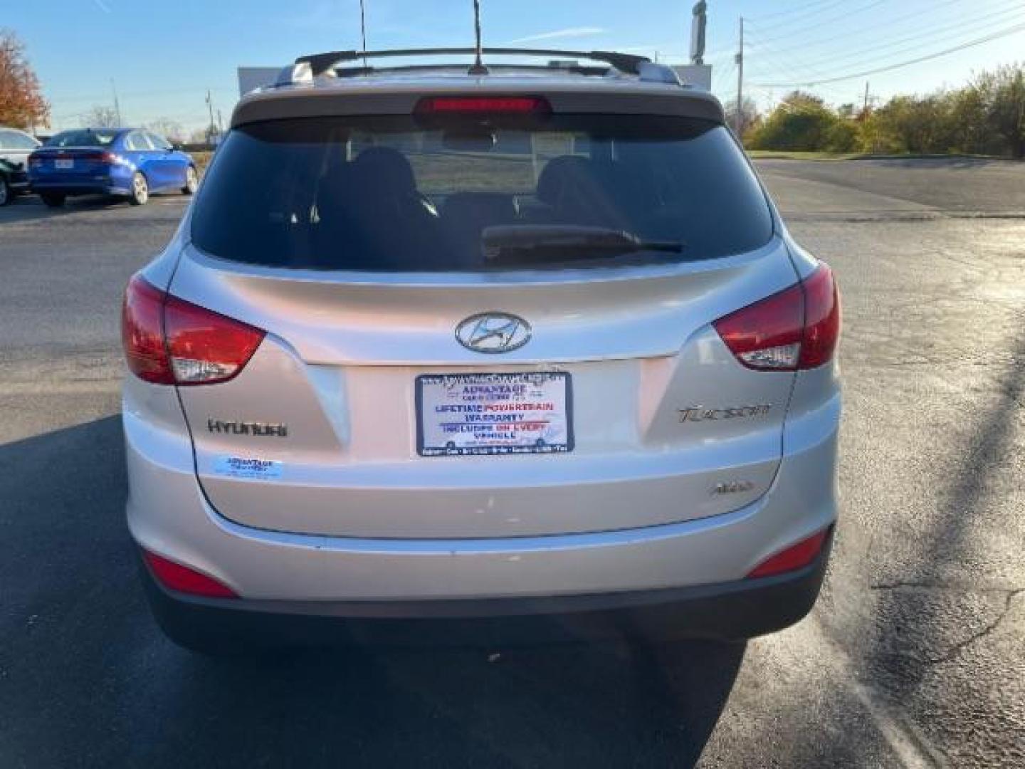 2013 Diamond Silver Metallic Hyundai Tucson GLS AWD (KM8JUCAC1DU) with an 2.4L L4 DOHC 16V engine, 6-Speed Automatic transmission, located at 1230 East Main St, Xenia, OH, 45385, (937) 908-9800, 39.687321, -83.910294 - Photo#4