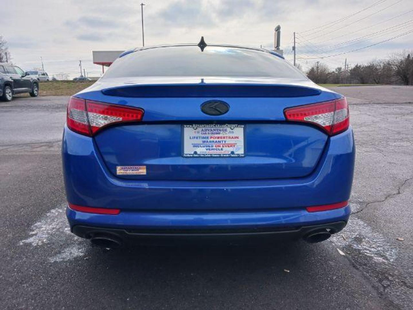 2013 Corsa Blue Pearl Metallic Kia Optima SX (5XXGR4A67DG) with an 2.0L L4 DOHC 16V TURBO engine, 6-Speed Automatic transmission, located at 1230 East Main St, Xenia, OH, 45385, (937) 908-9800, 39.687321, -83.910294 - Photo#5