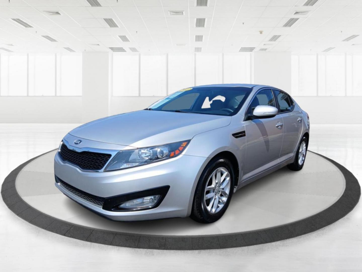 2013 Bright Silver Metallic Kia Optima LX AT (KNAGM4A78D5) with an 2.4L L4 DOHC 16V engine, 6-Speed Automatic transmission, located at 1184 Kauffman Ave, Fairborn, OH, 45324, (937) 908-9800, 39.807365, -84.029114 - Photo#7