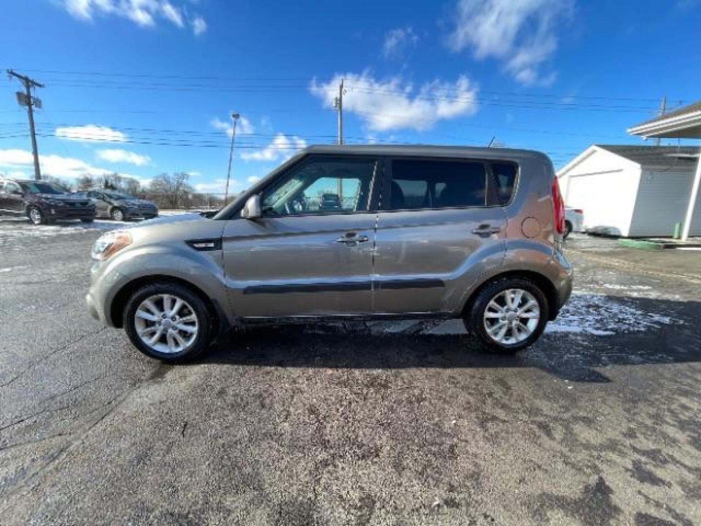 2013 Bright Silver Metallic Kia Soul Base (KNDJT2A57D7) with an 1.6L L4 DOHC 16V engine, 5-Speed Manual transmission, located at 4508 South Dixie Dr, Moraine, OH, 45439, (937) 908-9800, 39.690136, -84.216438 - Photo#2