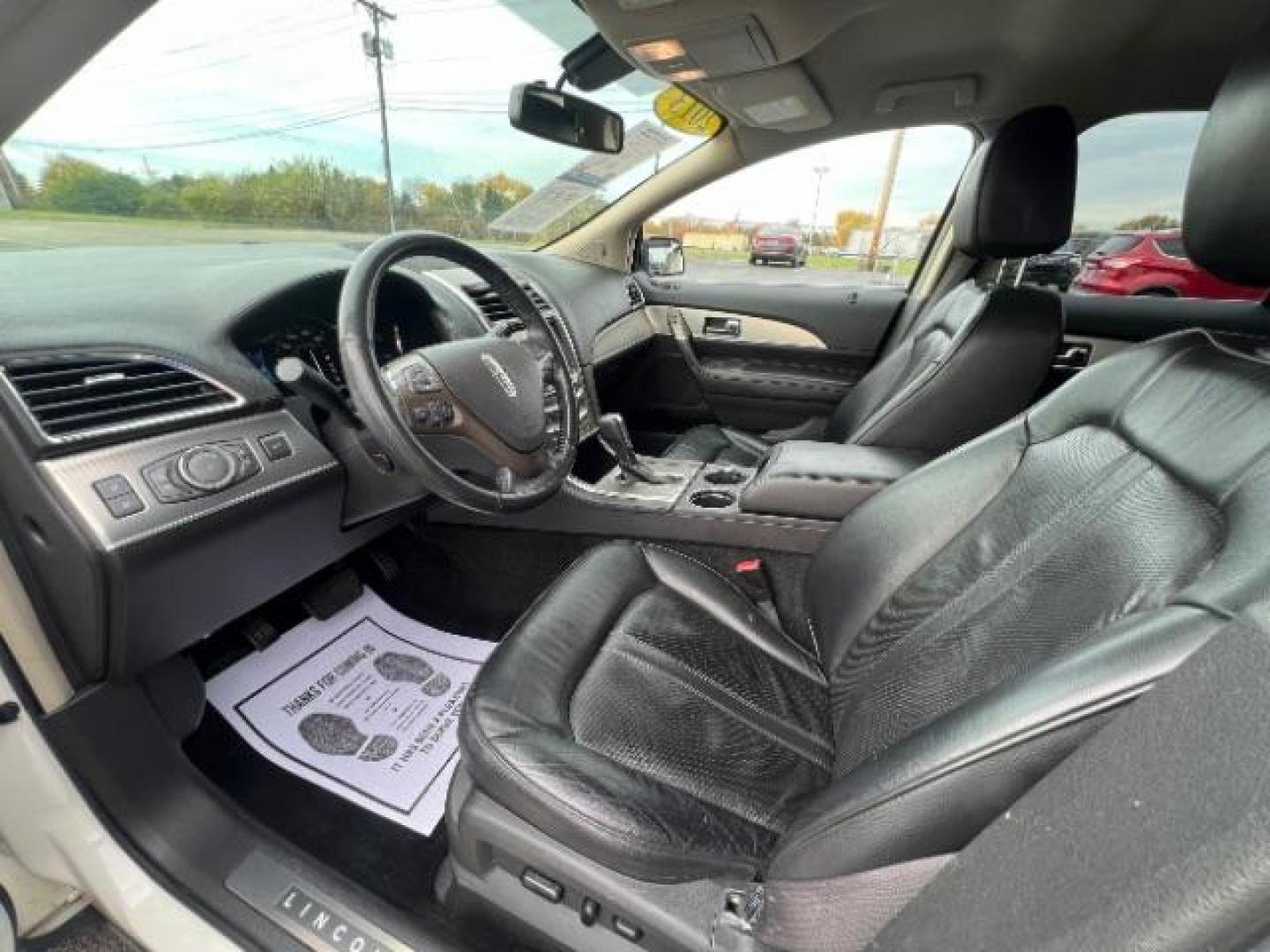 2013 White Platinum Metallic Tri-Coat Lincoln MKX AWD (2LMDJ8JK1DB) with an 3.7L V6 DOHC 24V engine, 6-Speed Automatic transmission, located at 1951 S Dayton Lakeview Rd., New Carlisle, OH, 45344, (937) 908-9800, 39.890999, -84.050255 - Photo#6