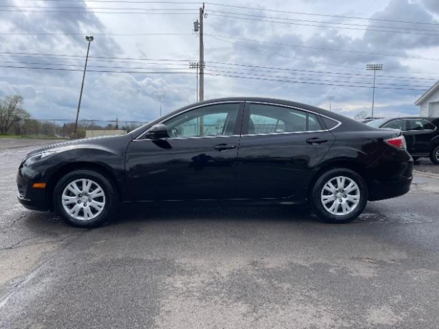 2013 Ebony Black Mazda Mazda6 i Sport (1YVHZ8BH8D5) with an 2.5L L4 DOHC 16V engine, 6-Speed Automatic transmission, located at 880 E. National Road, Vandalia, OH, 45377, (937) 908-9800, 39.892189, -84.181015 - Photo#2