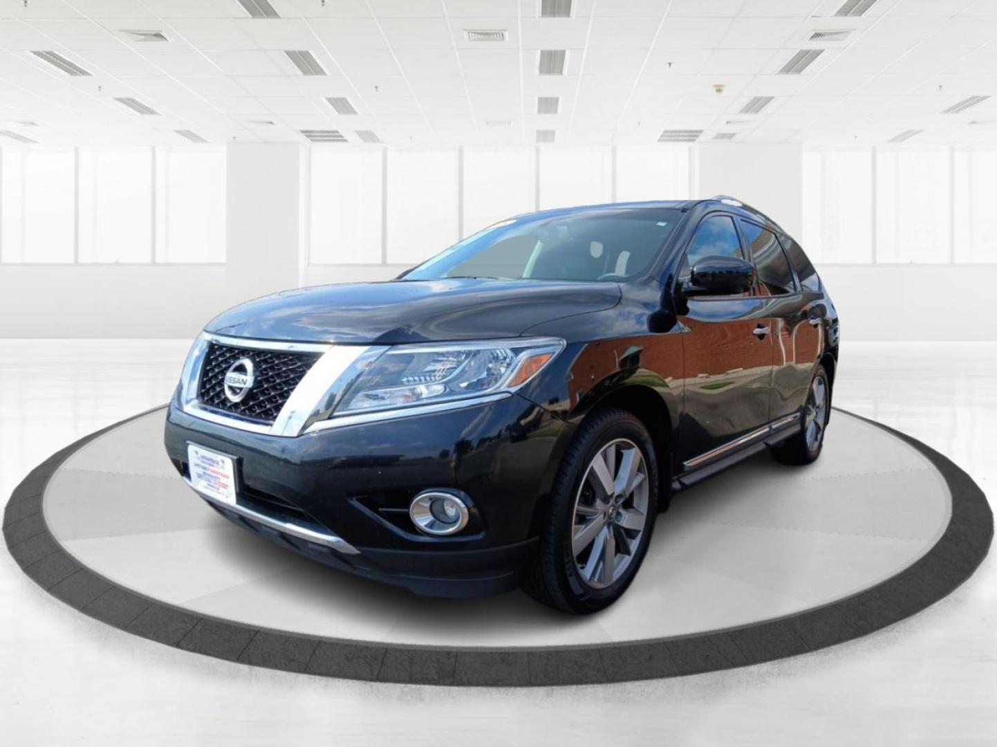 2013 Super Black Nissan Pathfinder (5N1AR2MMXDC) with an 3.5L V6 DOHC 24V engine, Continuously Variable Transmission transmission, located at 1230 East Main St, Xenia, OH, 45385, (937) 908-9800, 39.687321, -83.910294 - Photo#7