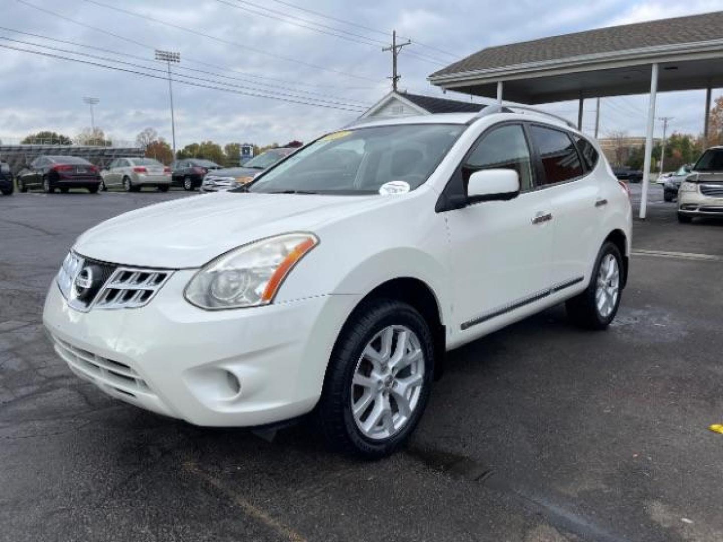 2013 Pearl White Nissan Rogue S AWD (JN8AS5MVXDW) with an 2.5L L4 DOHC 16V engine, Continuously Variable Transmission transmission, located at 1230 East Main St, Xenia, OH, 45385, (937) 908-9800, 39.687321, -83.910294 - Photo#1