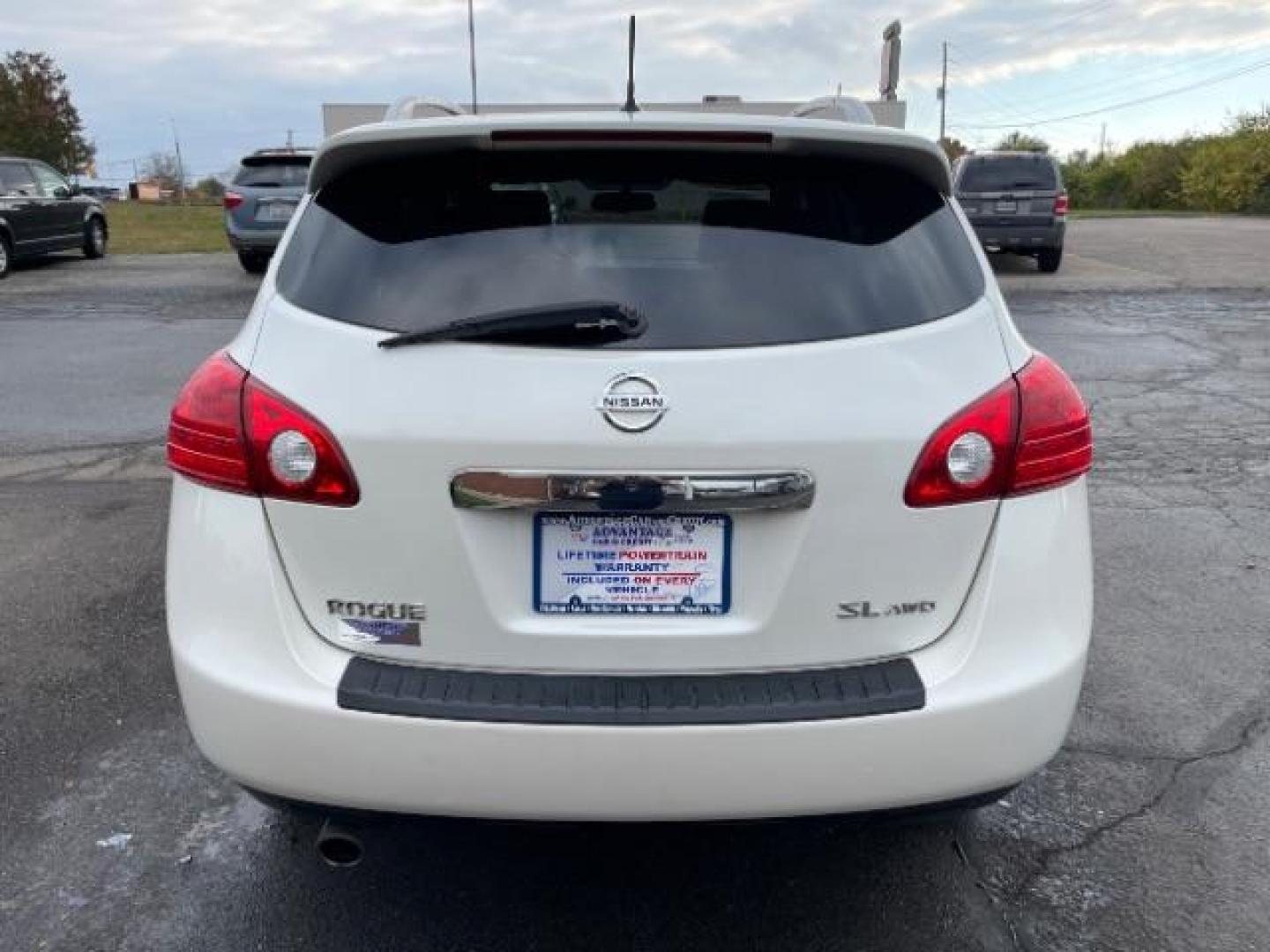 2013 Pearl White Nissan Rogue S AWD (JN8AS5MVXDW) with an 2.5L L4 DOHC 16V engine, Continuously Variable Transmission transmission, located at 1230 East Main St, Xenia, OH, 45385, (937) 908-9800, 39.687321, -83.910294 - Photo#4