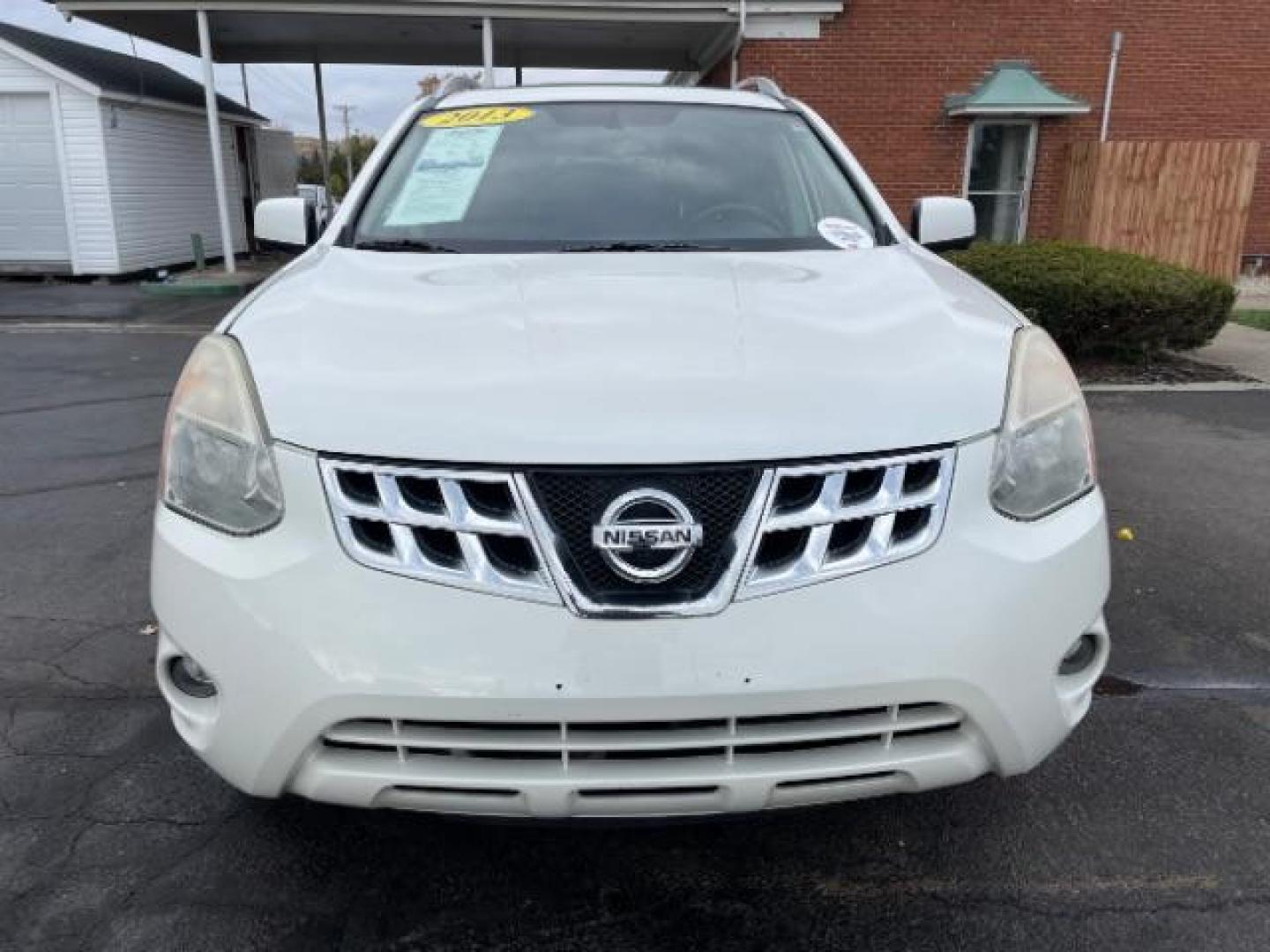 2013 Pearl White Nissan Rogue S AWD (JN8AS5MVXDW) with an 2.5L L4 DOHC 16V engine, Continuously Variable Transmission transmission, located at 1230 East Main St, Xenia, OH, 45385, (937) 908-9800, 39.687321, -83.910294 - Photo#5