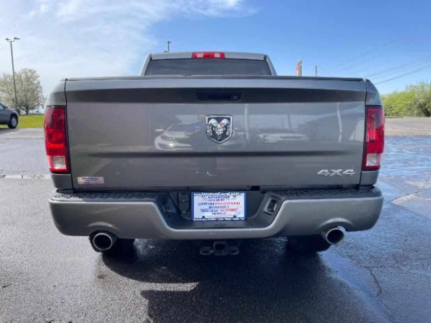 2013 Mineral Gray Metallic RAM 1500 Tradesman Quad Cab 4WD (1C6RR7FT8DS) with an 5.7L V8 OHV 16V engine, 6-Speed Automatic transmission, located at 1230 East Main St, Xenia, OH, 45385, (937) 908-9800, 39.687321, -83.910294 - Photo#3