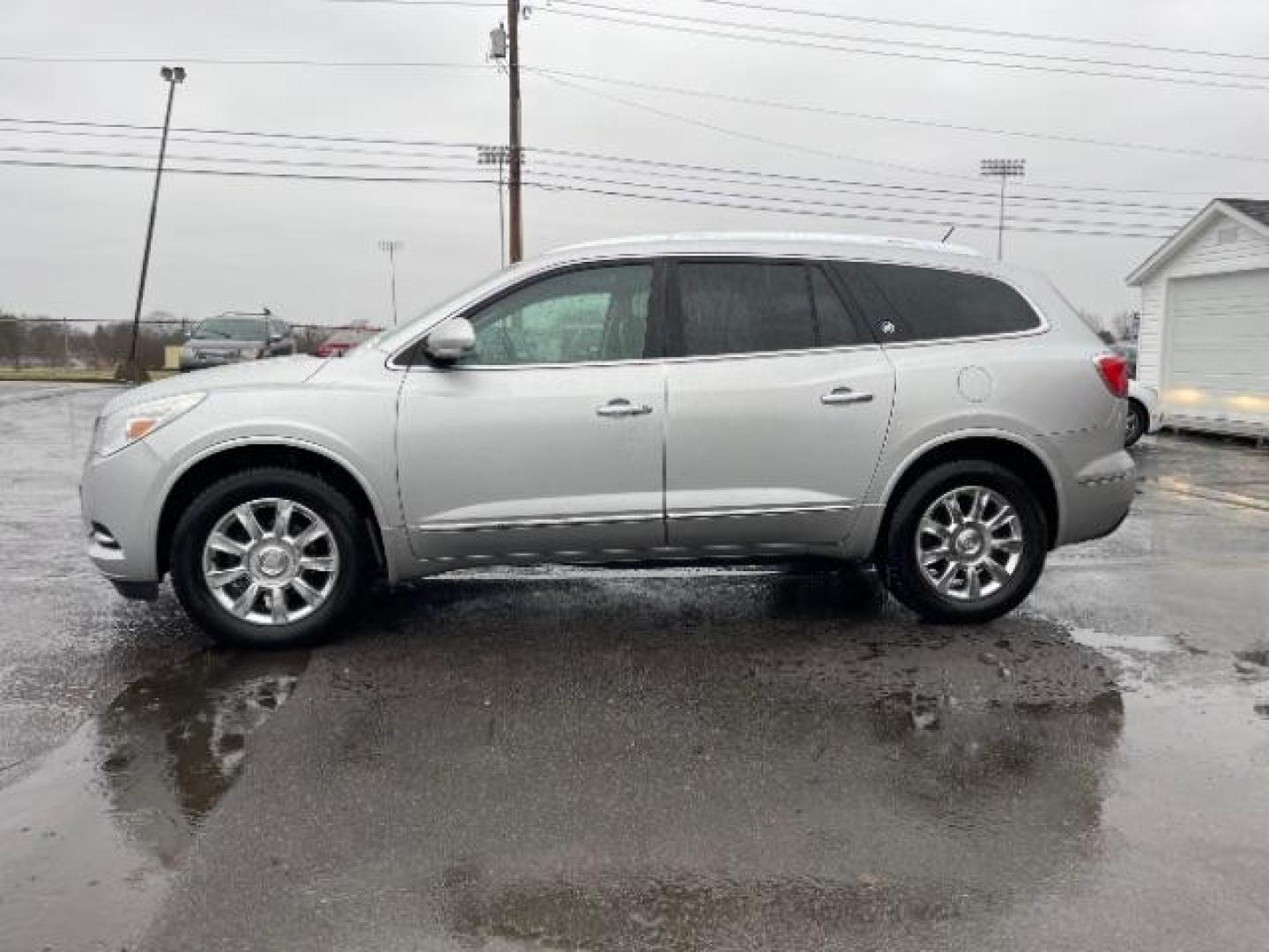 2014 Quicksilver Metallic Buick Enclave Leather FWD (5GAKRBKD4EJ) with an 3.6L V6 DOHC 24V engine, 6-Speed Automatic Overdrive transmission, located at 1099 N County Rd 25A, OH, 45373, (937) 908-9800, 40.057079, -84.212883 - Photo#4