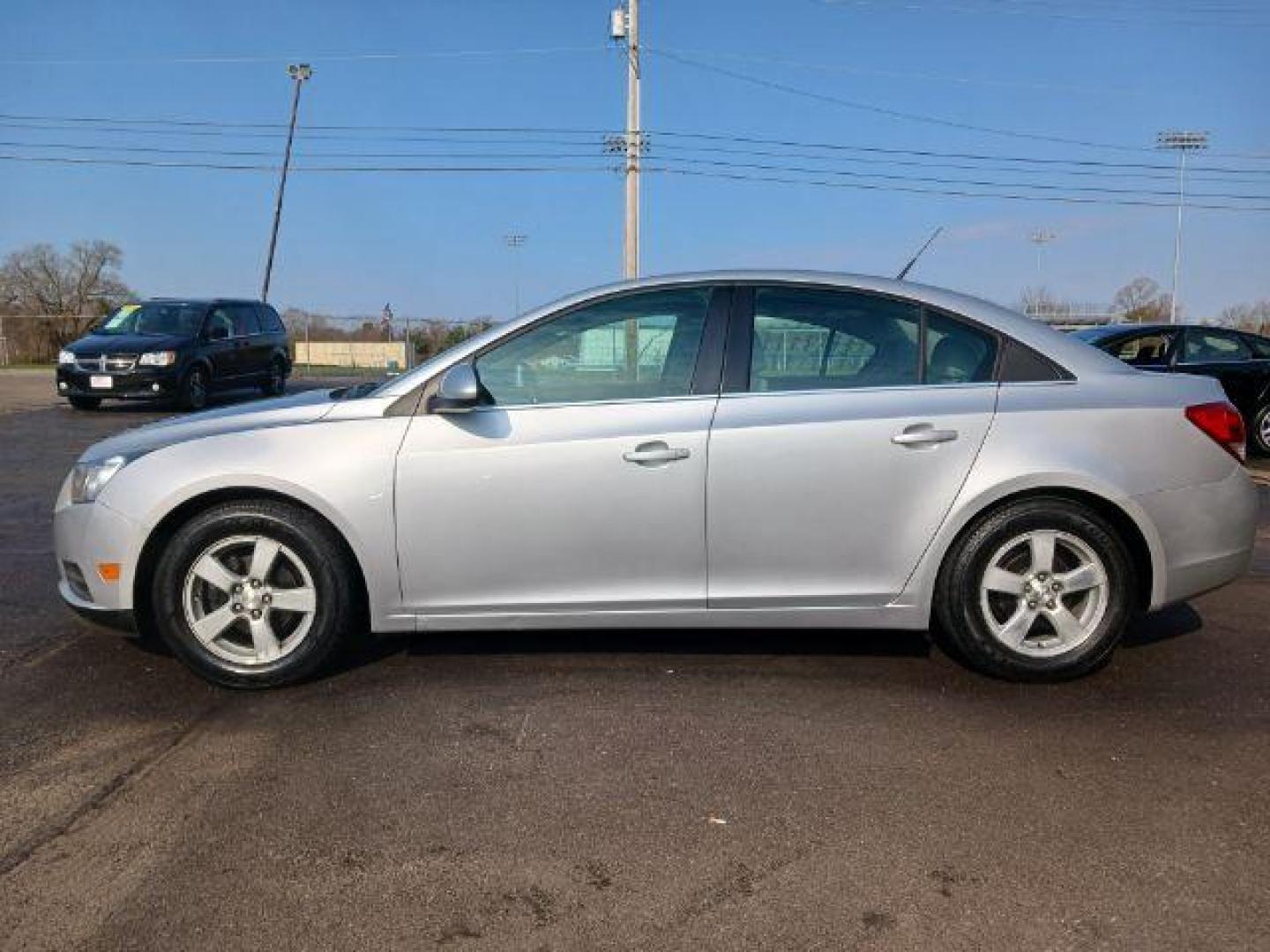 2014 Silver Ice Metallic Chevrolet Cruze 1LT Auto (1G1PC5SB0E7) with an 1.4L L4 DOHC 16V TURBO engine, 6-Speed Automatic transmission, located at 401 Woodman Dr, Riverside, OH, 45431, (937) 908-9800, 39.763779, -84.122063 - Photo#3