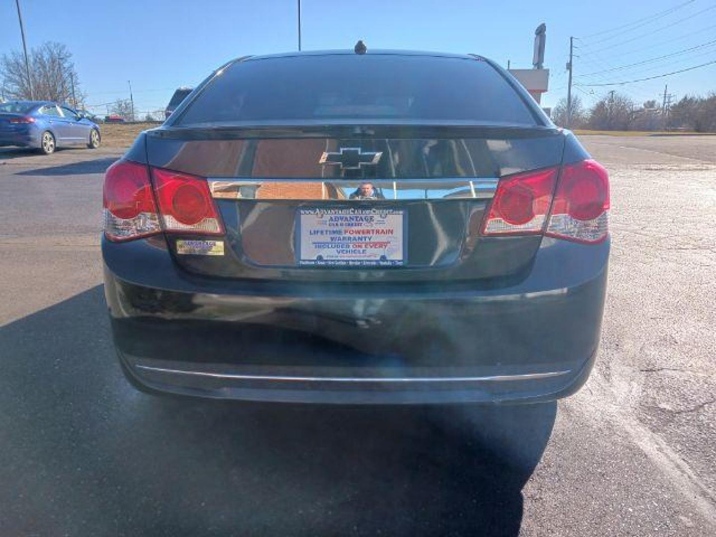 2014 Black Granite Metallic Chevrolet Cruze 2LT Auto (1G1PE5SB8E7) with an 1.4L L4 DOHC 16V TURBO engine, 6-Speed Automatic transmission, located at 1230 East Main St, Xenia, OH, 45385, (937) 908-9800, 39.687321, -83.910294 - Photo#5