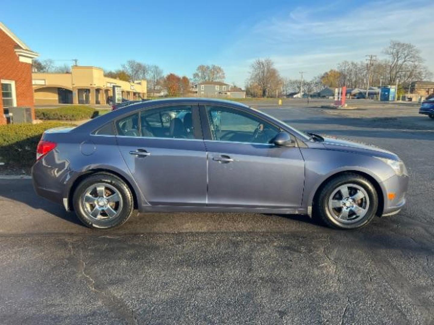 2014 Atlantis Blue Metallic Chevrolet Cruze 1LT Auto (1G1PC5SB8E7) with an 1.4L L4 DOHC 16V TURBO engine, 6-Speed Automatic transmission, located at 1230 East Main St, Xenia, OH, 45385, (937) 908-9800, 39.687321, -83.910294 - Photo#5