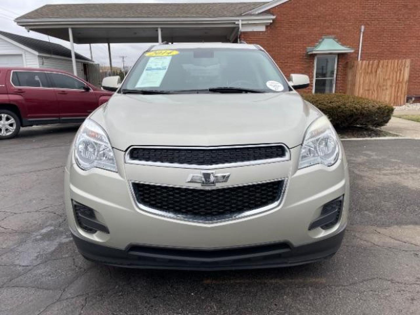 2014 Champagne Silver Metallic Chevrolet Equinox 1LT 2WD (2GNALBEK0E6) with an 2.4L L4 DOHC 16V FFV engine, 6-Speed Automatic transmission, located at 401 Woodman Dr, Riverside, OH, 45431, (937) 908-9800, 39.763779, -84.122063 - Photo#4