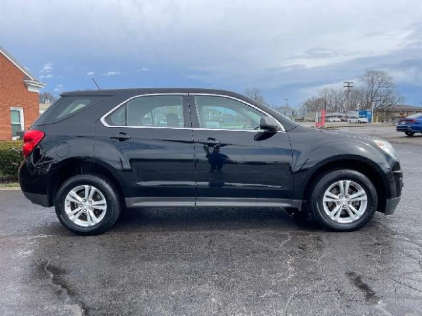 2014 Black Chevrolet Equinox LS 2WD (2GNALAEK3E1) with an 2.4L L4 DOHC 16V FFV engine, 6-Speed Automatic transmission, located at 4508 South Dixie Dr, Moraine, OH, 45439, (937) 908-9800, 39.690136, -84.216438 - Photo#4