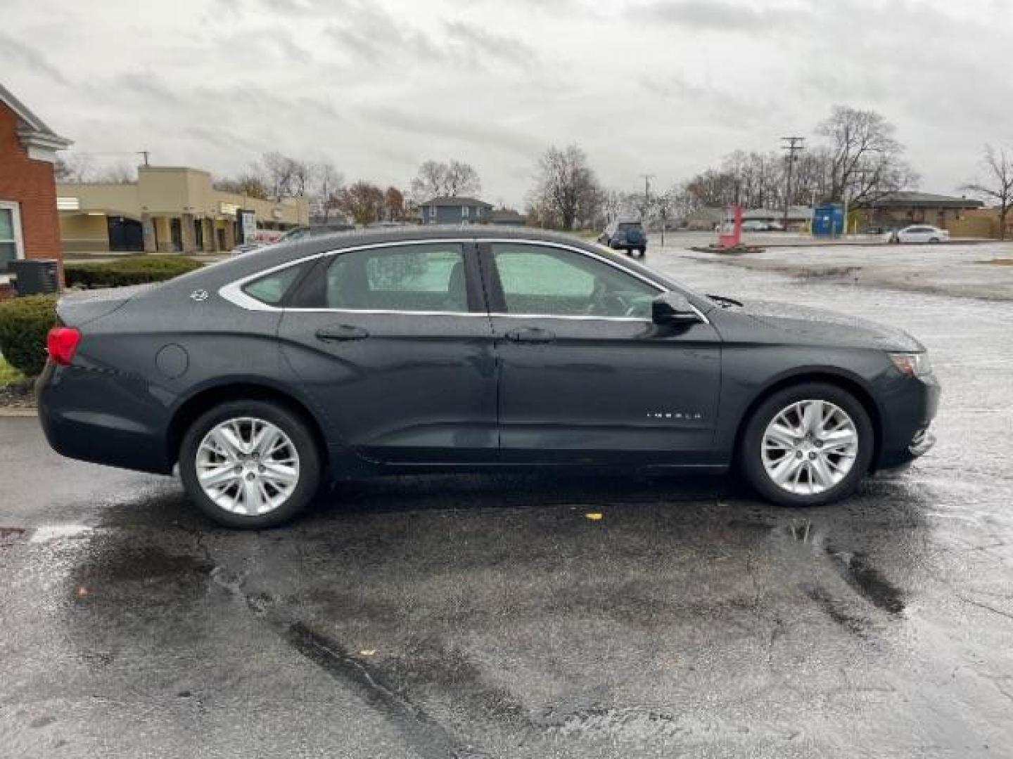 2014 Ashen Gray Metallic Chevrolet Impala LS (1G11Y5SL7EU) with an 2.5L L4 DOHC 16V engine, 6-Speed Automatic transmission, located at 1230 East Main St, Xenia, OH, 45385, (937) 908-9800, 39.687321, -83.910294 - Photo#3