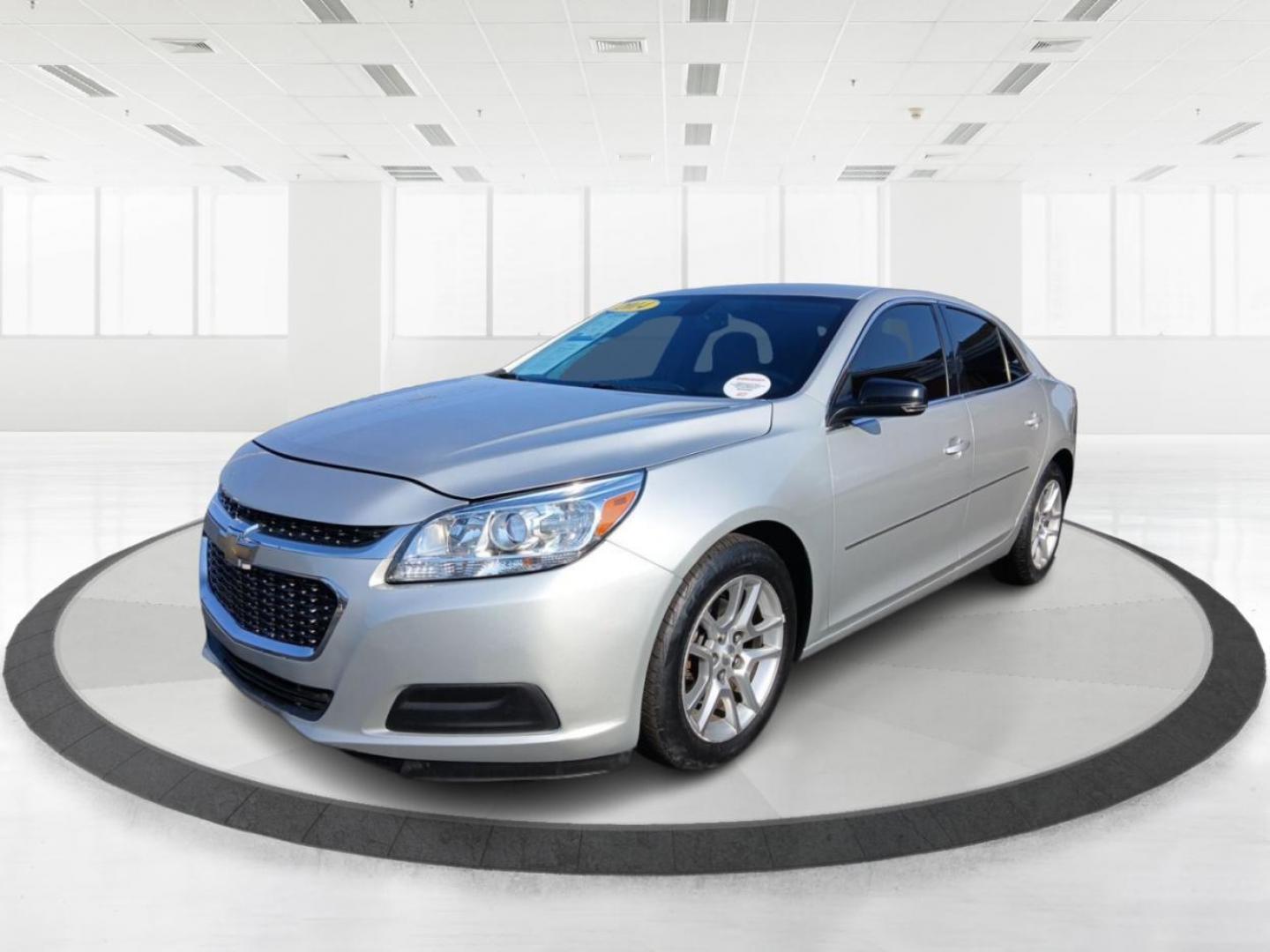 2014 Silver Ice Metallic Chevrolet Malibu 1LT (1G11C5SL2EF) with an 2.5L L4 DOHC 16V engine, 6-Speed Automatic transmission, located at 1099 N County Rd 25A, OH, 45373, (937) 908-9800, 40.057079, -84.212883 - Photo#7