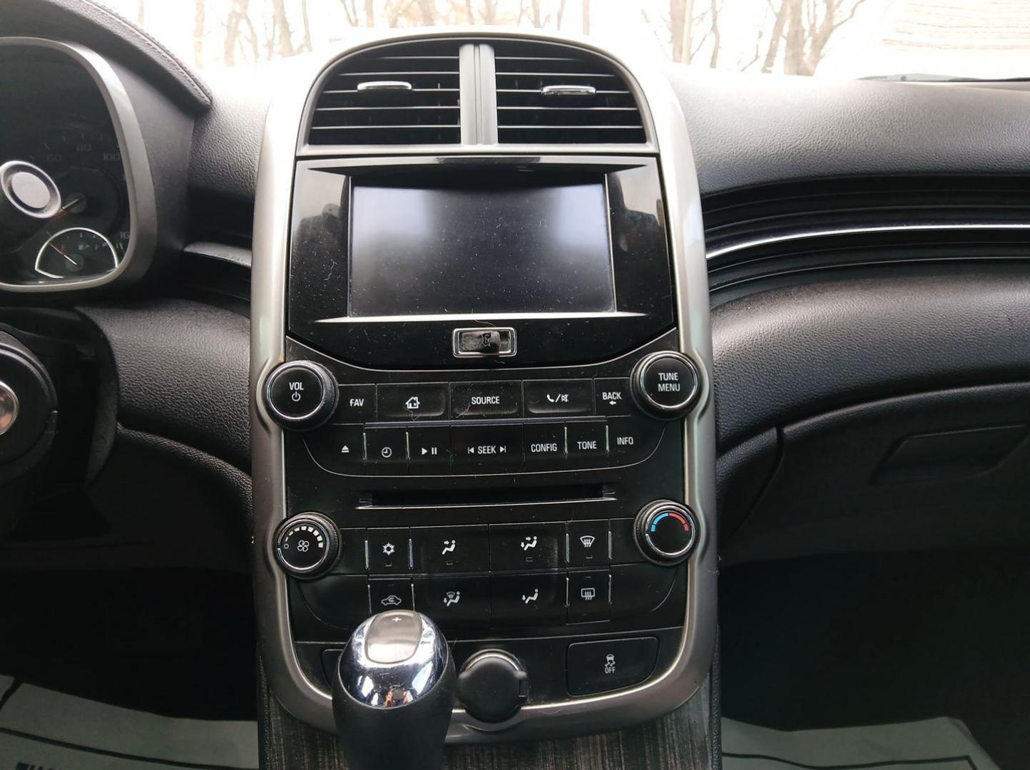 2014 Silver Ice Metallic Chevrolet Malibu 1LT (1G11C5SL2EF) with an 2.5L L4 DOHC 16V engine, 6-Speed Automatic transmission, located at 1099 N County Rd 25A, OH, 45373, (937) 908-9800, 40.057079, -84.212883 - Photo#12