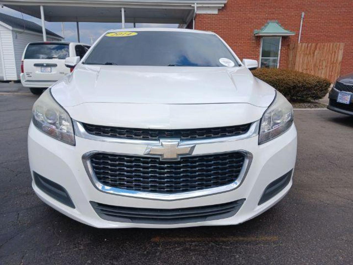 2014 Summit White Chevrolet Malibu 1LT (1G11C5SL3EF) with an 2.5L L4 DOHC 16V engine, 6-Speed Automatic transmission, located at 1230 East Main St, Xenia, OH, 45385, (937) 908-9800, 39.687321, -83.910294 - Photo#1