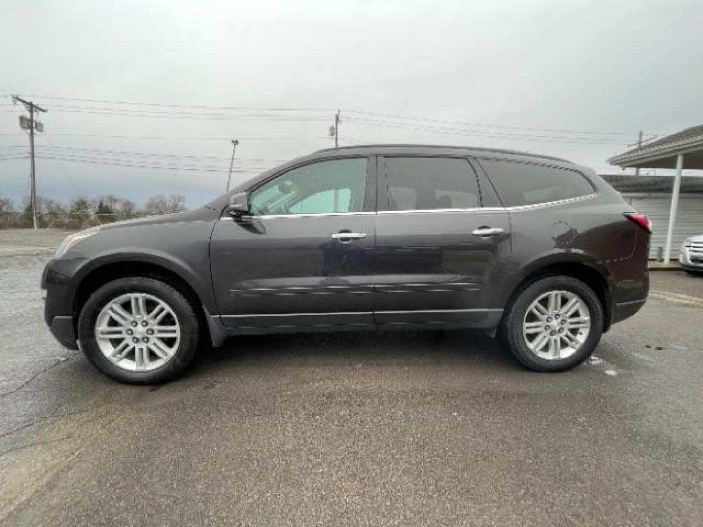 2014 Cyber Gray Metallic Chevrolet Traverse 1LT FWD (1GNKRGKD9EJ) with an 3.6L V6 DOHC 24V engine, 6-Speed Automatic transmission, located at 1951 S Dayton Lakeview Rd., New Carlisle, OH, 45344, (937) 908-9800, 39.890999, -84.050255 - Photo#4