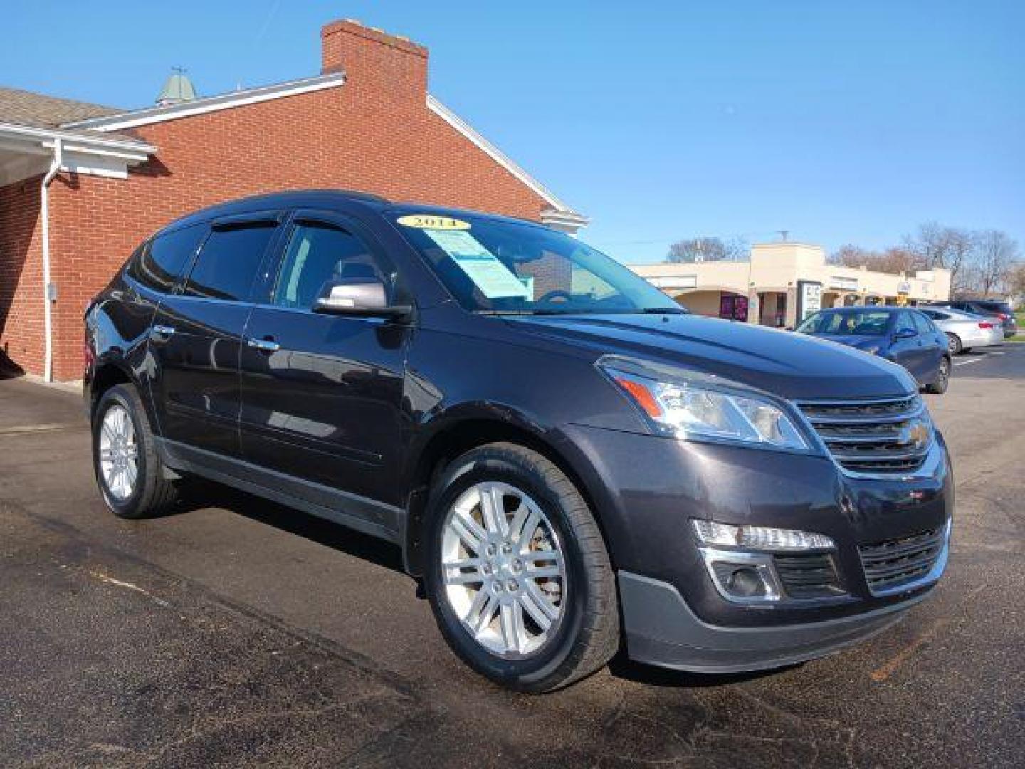 2014 Cyber Gray Metallic Chevrolet Traverse 1LT AWD (1GNKVGKD5EJ) with an 3.6L V6 DOHC 24V engine, 6-Speed Automatic transmission, located at 1230 East Main St, Xenia, OH, 45385, (937) 908-9800, 39.687321, -83.910294 - Photo#0