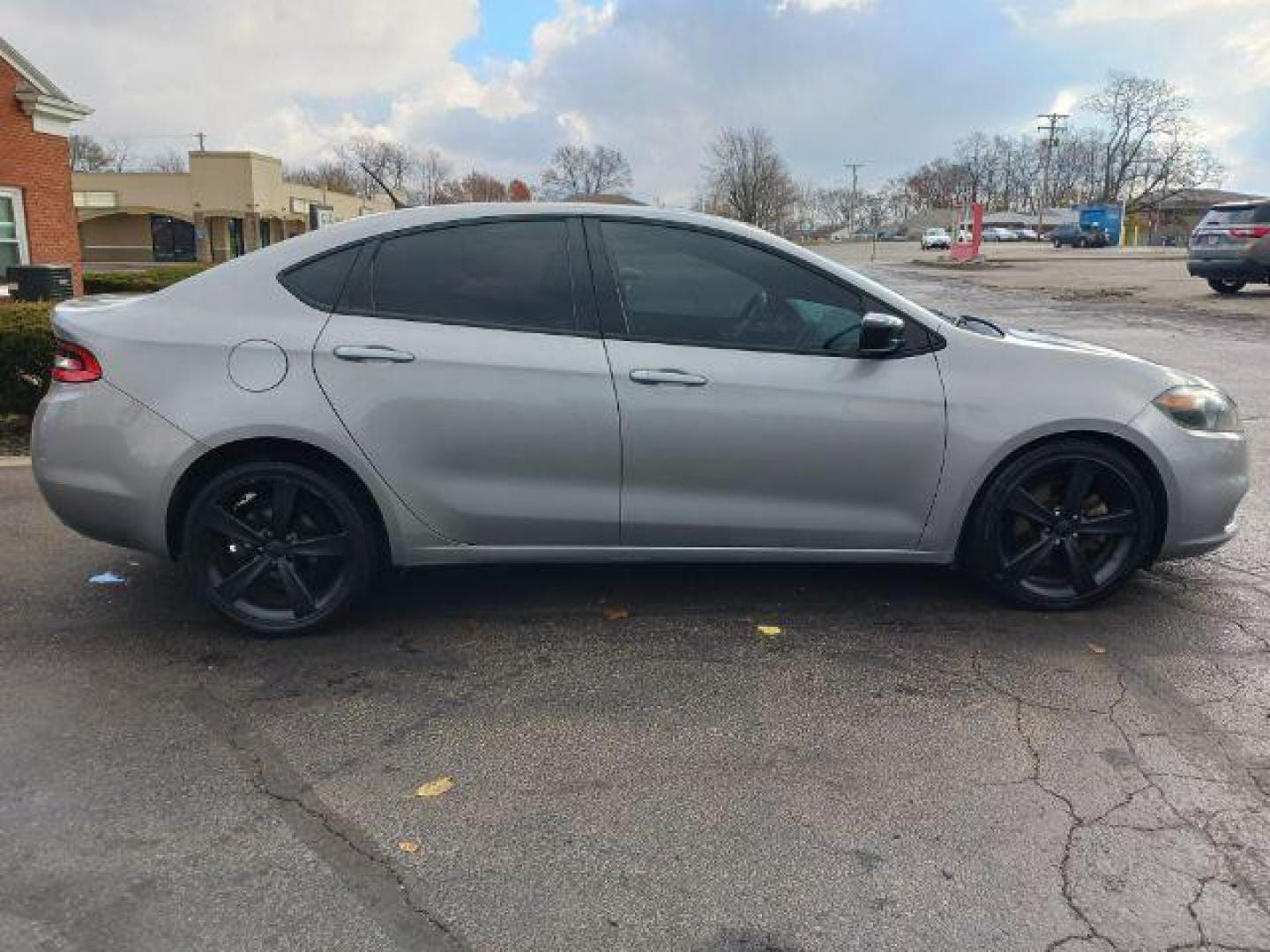 2014 Billet Silver Metallic CC Dodge Dart SXT (1C3CDFBB2ED) with an 2.4L L4 DOHC 16V engine, located at 1230 East Main St, Xenia, OH, 45385, (937) 908-9800, 39.687321, -83.910294 - Photo#4