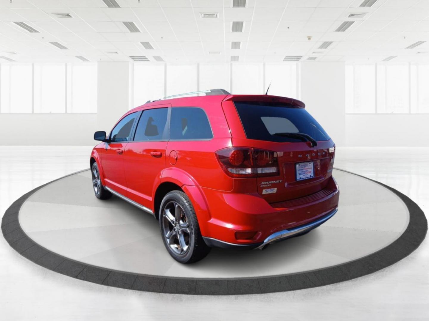 2014 Redline 2 Coat Pearl Dodge Journey Crossroad AWD (3C4PDDGG7ET) with an 3.6L V6 DOHC 24V engine, 6-Speed Automatic transmission, located at 4508 South Dixie Dr, Moraine, OH, 45439, (937) 908-9800, 39.690136, -84.216438 - Photo#4