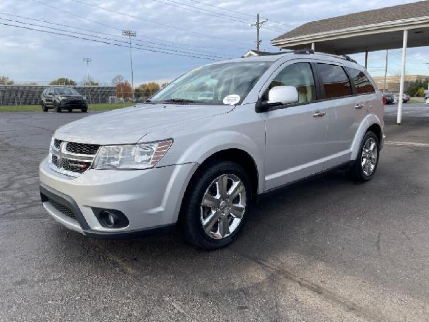 2014 Bright Silver Metallic CC Dodge Journey Limited AWD (3C4PDDDG1ET) with an 3.6L V6 DOHC 24V engine, 6-Speed Automatic transmission, located at 1230 East Main St, Xenia, OH, 45385, (937) 908-9800, 39.687321, -83.910294 - Photo#2