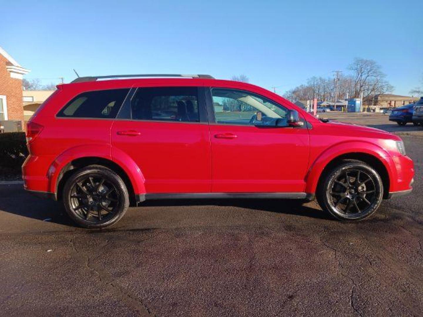 2014 Redline 2 Coat Pearl Dodge Journey SXT (3C4PDCBG1ET) with an 3.6L V6 DOHC 24V engine, 6-Speed Automatic transmission, located at 1230 East Main St, Xenia, OH, 45385, (937) 908-9800, 39.687321, -83.910294 - Photo#4