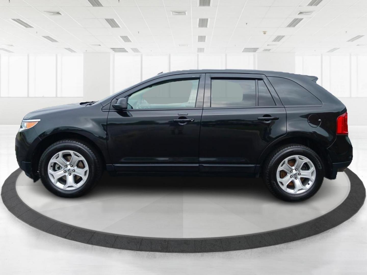 2014 Tuxedo Black Metallic Ford Edge SEL FWD (2FMDK3JC5EB) with an 3.5L V6 DOHC 24V engine, 6-Speed Automatic transmission, located at 401 Woodman Dr, Riverside, OH, 45431, (937) 908-9800, 39.763779, -84.122063 - Photo#5