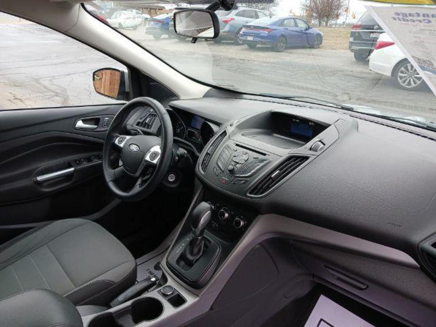 2014 Ingot Silver Metallic Ford Escape SE 4WD (1FMCU9G92EU) with an 2.0L L4 DOHC 16V engine, 6-Speed Automatic transmission, located at 1099 N County Rd 25A, OH, 45373, (937) 908-9800, 40.057079, -84.212883 - Photo#8