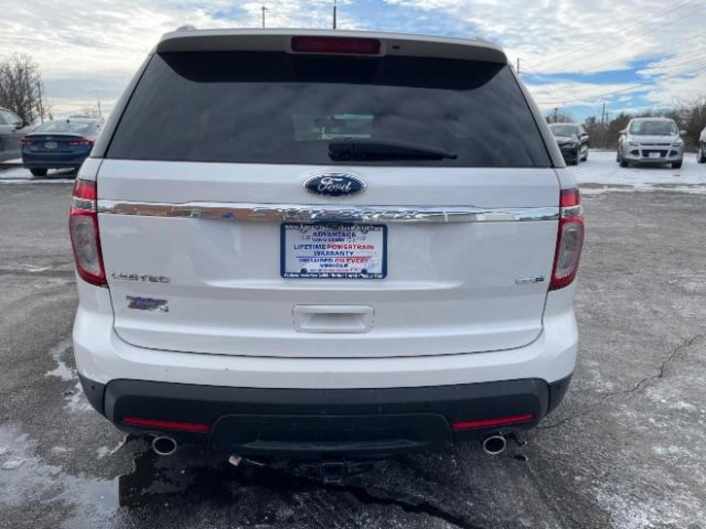 2014 White Platinum Met TC Ford Explorer Limited 4WD (1FM5K8F8XEG) with an 3.5L V6 DOHC 24V engine, 6-Speed Automatic transmission, located at 401 Woodman Dr, Riverside, OH, 45431, (937) 908-9800, 39.763779, -84.122063 - Photo#4