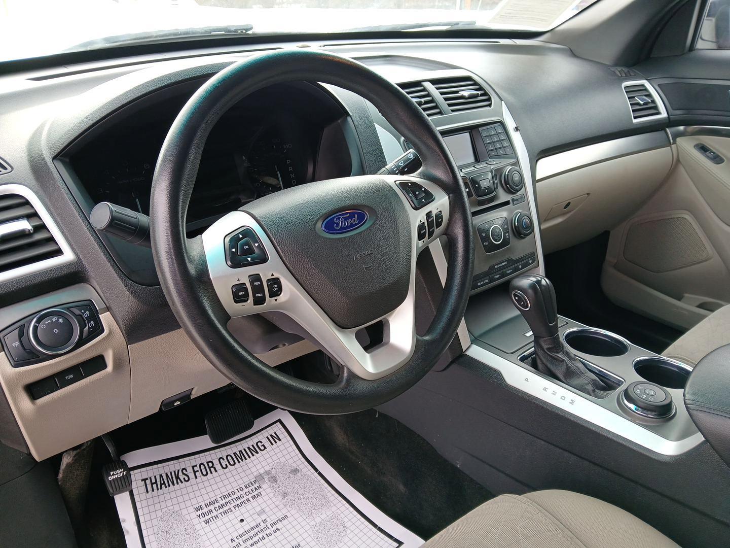 2014 Ruby Red Met Tinted CC Ford Explorer Base 4WD (1FM5K8B80EG) with an 3.5L V6 DOHC 24V engine, 6-Speed Automatic transmission, located at 401 Woodman Dr, Riverside, OH, 45431, (937) 908-9800, 39.760899, -84.123421 - Third Row - Photo#8