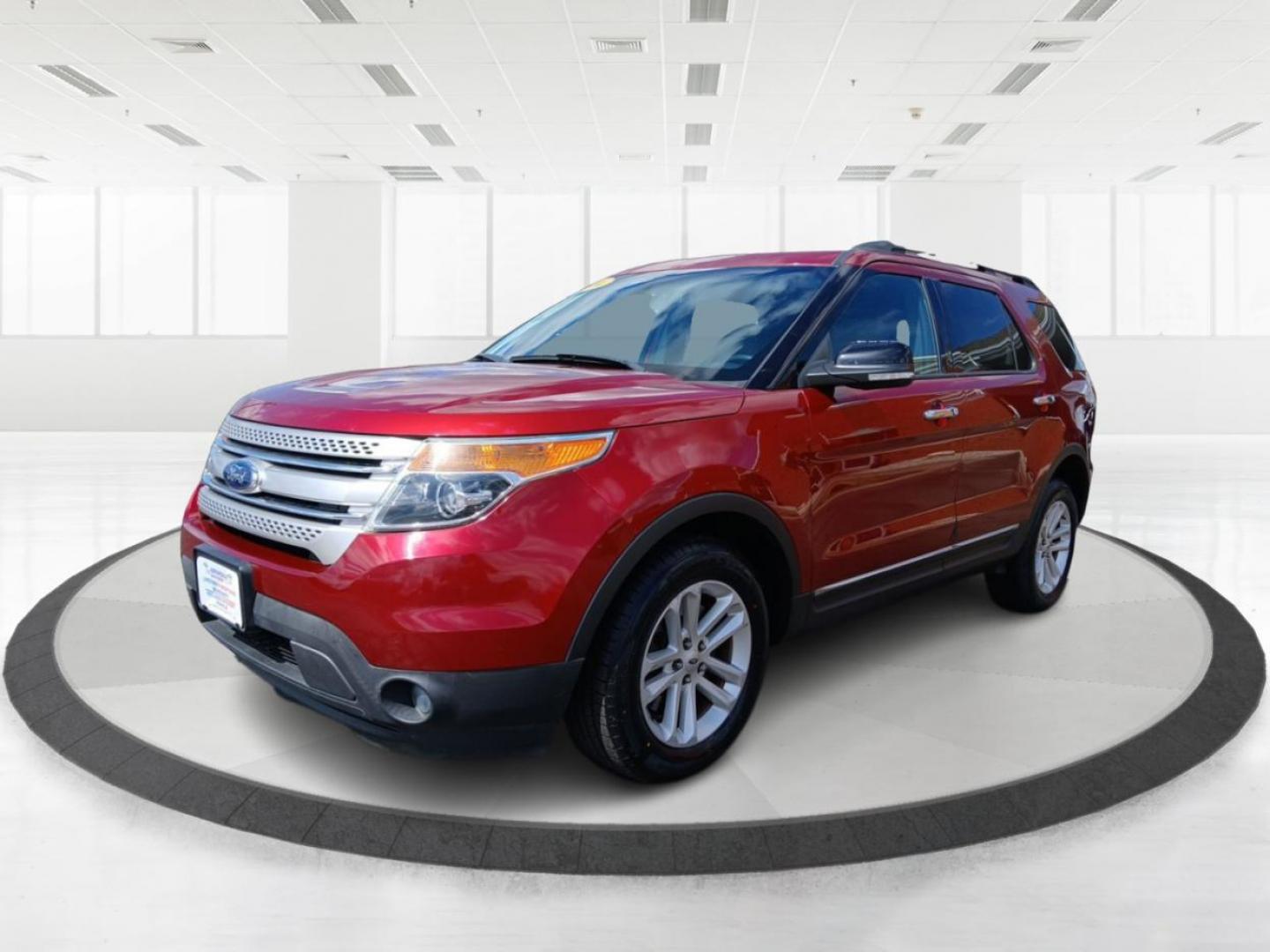 2014 Ruby Red Met Tinted CC Ford Explorer XLT 4WD (1FM5K8D8XEG) with an 3.5L V6 DOHC 24V engine, 6-Speed Automatic transmission, located at 1230 East Main St, Xenia, OH, 45385, (937) 908-9800, 39.687321, -83.910294 - Photo#7