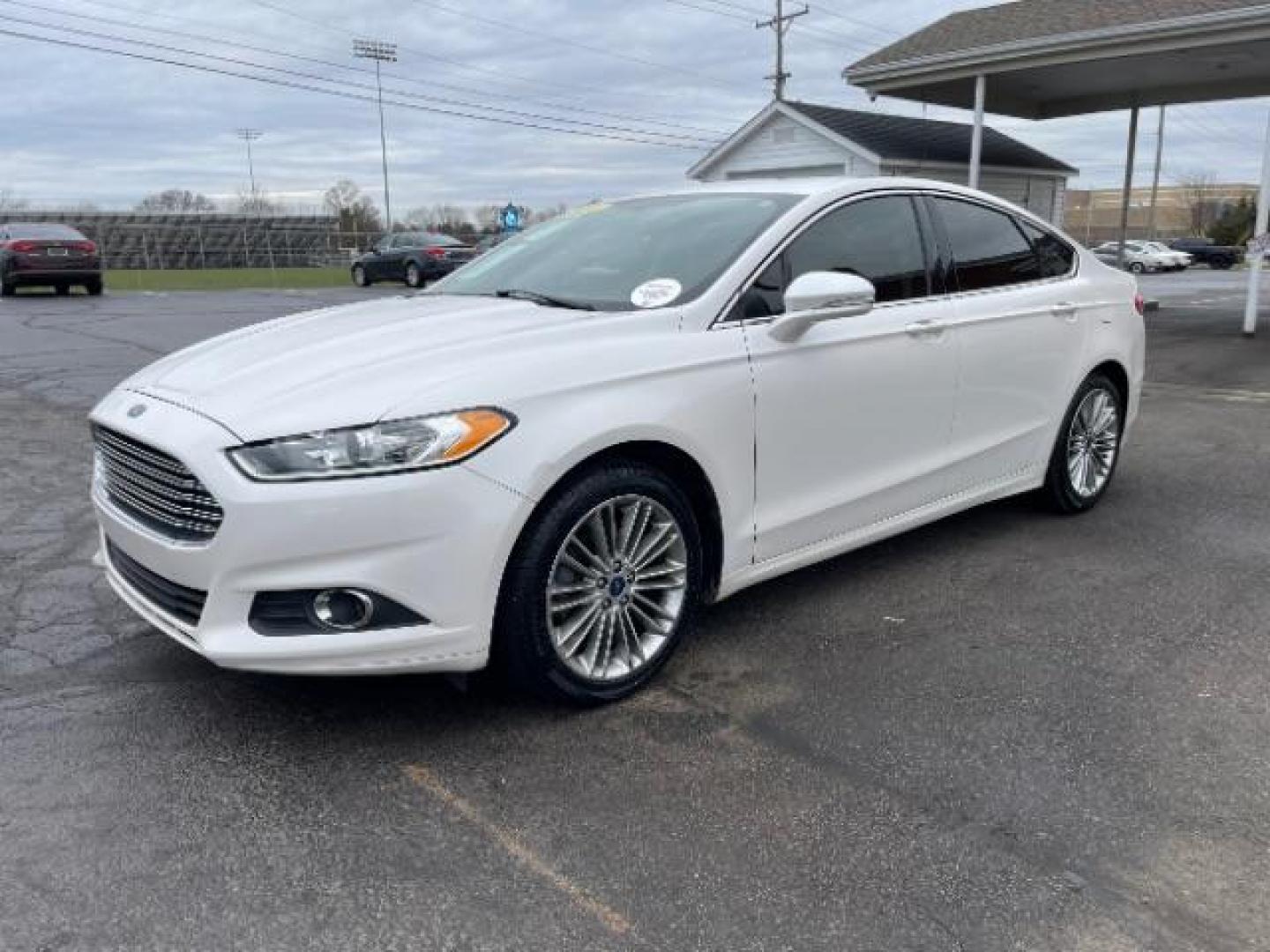 2014 White Platinum TC Met Ford Fusion SE (3FA6P0H97ER) with an 2.0L L4 DOHC 16V engine, located at 1951 S Dayton Lakeview Rd., New Carlisle, OH, 45344, (937) 908-9800, 39.890999, -84.050255 - Photo#1