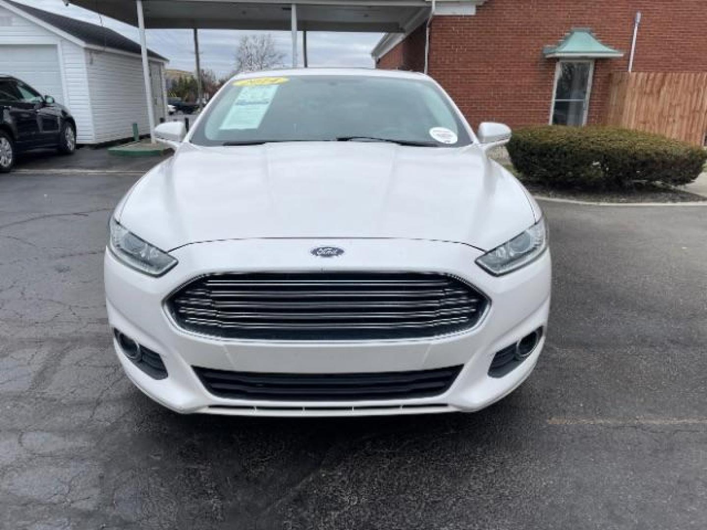 2014 White Platinum TC Met Ford Fusion SE (3FA6P0H97ER) with an 2.0L L4 DOHC 16V engine, located at 1951 S Dayton Lakeview Rd., New Carlisle, OH, 45344, (937) 908-9800, 39.890999, -84.050255 - Photo#5