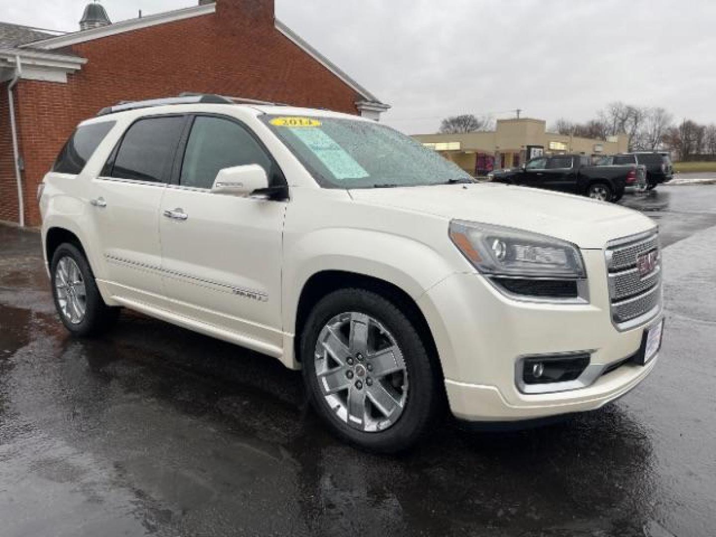 2014 White Diamond Tricoat GMC Acadia Denali AWD (1GKKVTKD0EJ) with an 3.6L V6 DOHC 24V engine, 6-Speed Automatic transmission, located at 1184 Kauffman Ave, Fairborn, OH, 45324, (937) 908-9800, 39.807365, -84.029114 - Photo#0