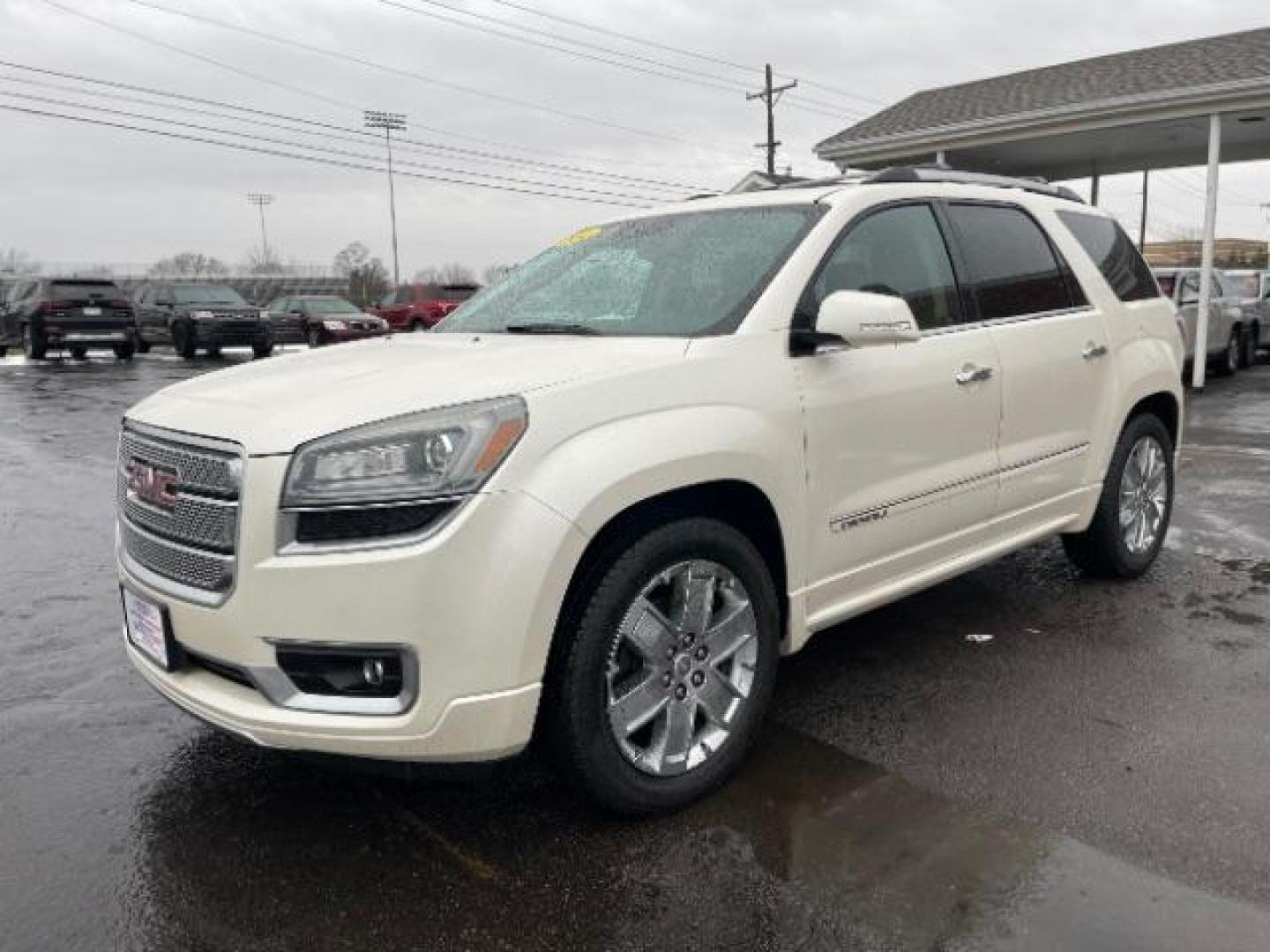 2014 White Diamond Tricoat GMC Acadia Denali AWD (1GKKVTKD0EJ) with an 3.6L V6 DOHC 24V engine, 6-Speed Automatic transmission, located at 1184 Kauffman Ave, Fairborn, OH, 45324, (937) 908-9800, 39.807365, -84.029114 - Photo#1