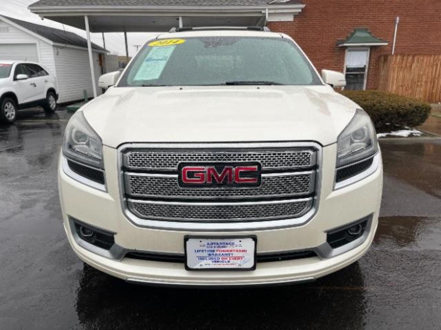 2014 White Diamond Tricoat GMC Acadia Denali AWD (1GKKVTKD0EJ) with an 3.6L V6 DOHC 24V engine, 6-Speed Automatic transmission, located at 1184 Kauffman Ave, Fairborn, OH, 45324, (937) 908-9800, 39.807365, -84.029114 - Photo#5