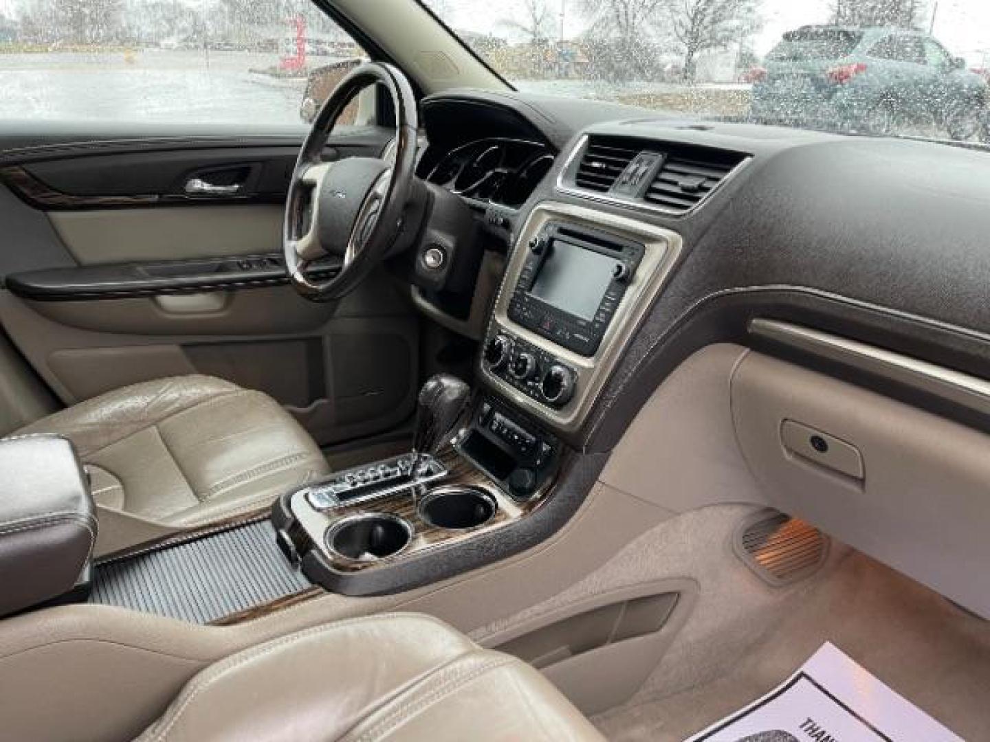 2014 White Diamond Tricoat GMC Acadia Denali AWD (1GKKVTKD0EJ) with an 3.6L V6 DOHC 24V engine, 6-Speed Automatic transmission, located at 1184 Kauffman Ave, Fairborn, OH, 45324, (937) 908-9800, 39.807365, -84.029114 - Photo#8