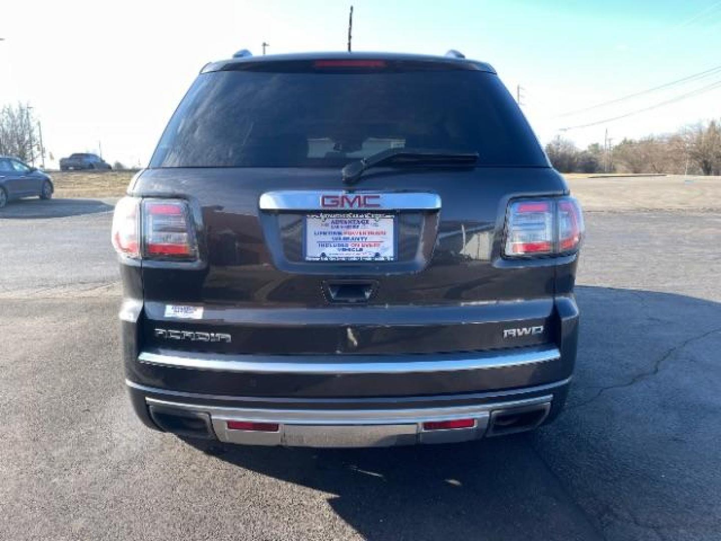 2014 Iridium Metallic GMC Acadia Denali AWD (1GKKVTKD4EJ) with an 3.6L V6 DOHC 24V engine, 6-Speed Automatic transmission, located at 401 Woodman Dr, Riverside, OH, 45431, (937) 908-9800, 39.763779, -84.122063 - Photo#5