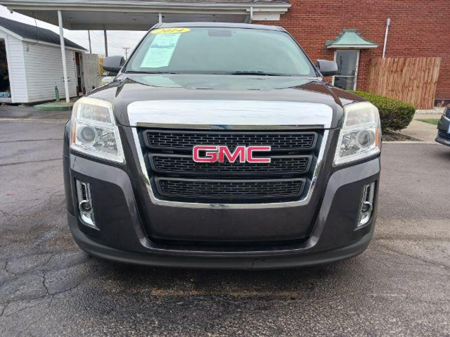 2014 Ashen Gray Metallic GMC Terrain SLE1 FWD (2GKALMEK4E6) with an 2.4L L4 DOHC 16V FFV engine, 6-Speed Automatic transmission, located at 1951 S Dayton Lakeview Rd., New Carlisle, OH, 45344, (937) 908-9800, 39.890999, -84.050255 - Photo#1