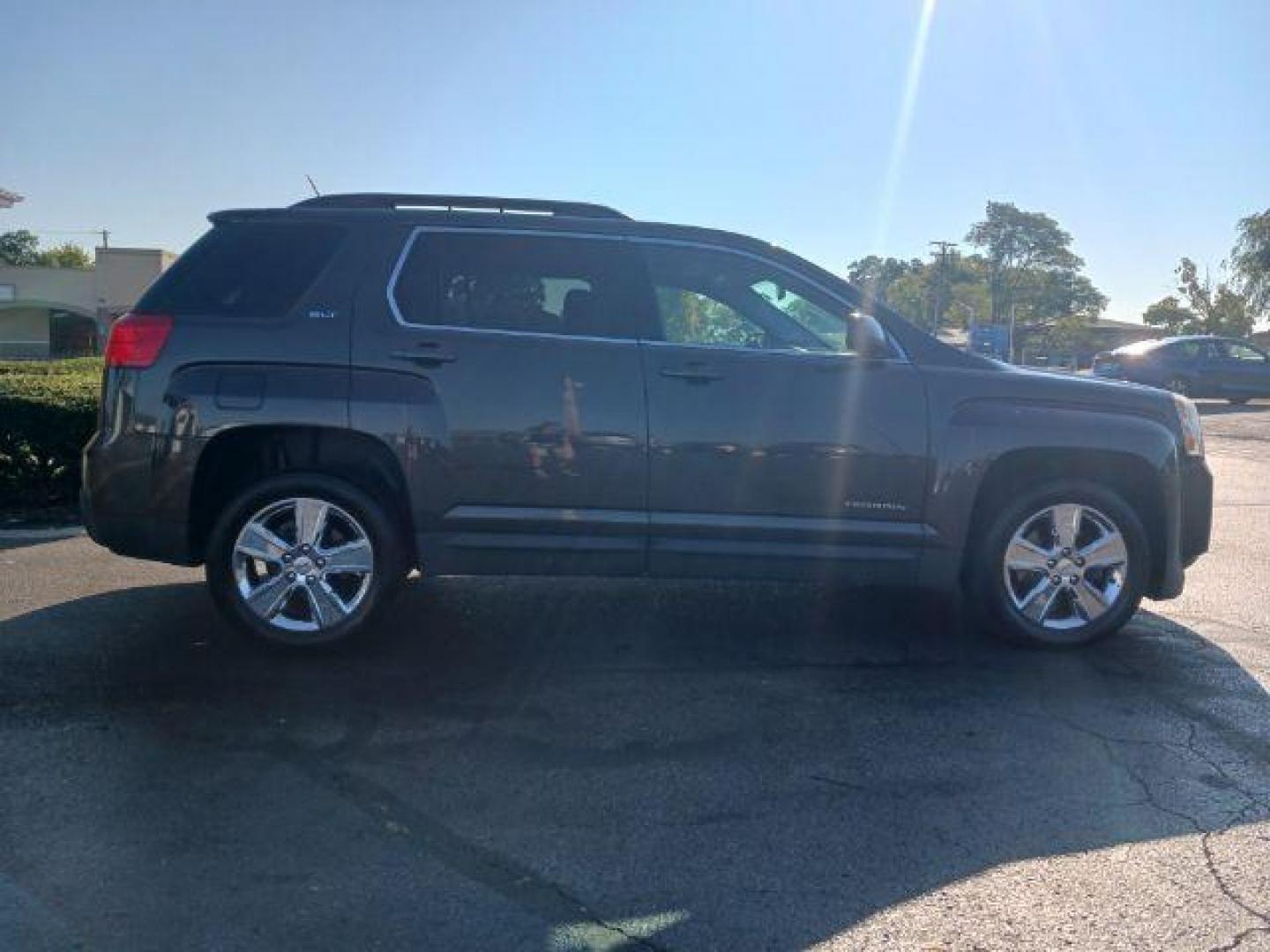 2014 Ashen Gray Metallic GMC Terrain SLT1 AWD (2GKFLXEK2E6) with an 2.4L L4 DOHC 16V FFV engine, 6-Speed Automatic transmission, located at 880 E. National Road, Vandalia, OH, 45377, (937) 908-9800, 39.892189, -84.181015 - Photo#4