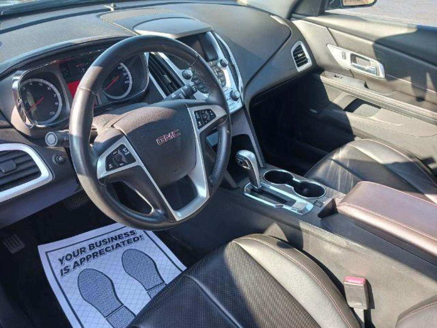 2014 Ashen Gray Metallic GMC Terrain SLT1 AWD (2GKFLXEK2E6) with an 2.4L L4 DOHC 16V FFV engine, 6-Speed Automatic transmission, located at 880 E. National Road, Vandalia, OH, 45377, (937) 908-9800, 39.892189, -84.181015 - Photo#6